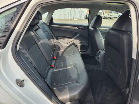 Used 2018 Volkswagen Passat 2.0T SE image 20