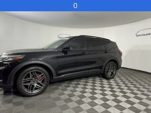 Used 2025 Ford Explorer ST AWD/4WD image 5