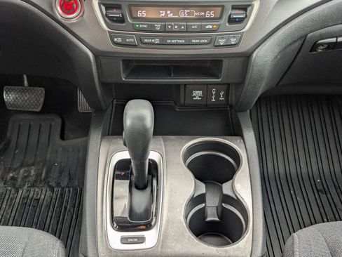 Used 2018 Honda Pilot EX image 16