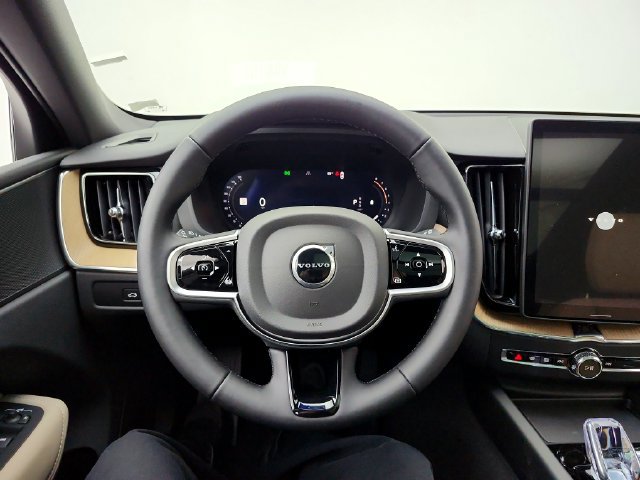 New 2026 Volvo XC60 B5 Plus w/ Protection Package Premier AWD/4WD image 25