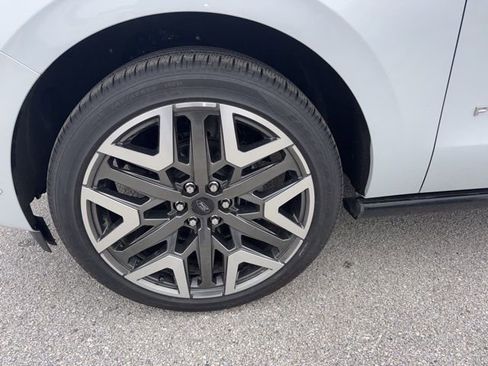 Used 2025 Ford Expedition Max Platinum w/ Platinum Ultimate Package image 9