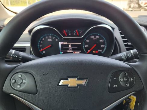 Used 2014 Chevrolet Impala LT w/ Convenience Package FWD image 22