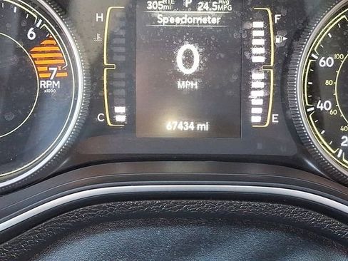 Used 2019 Jeep Cherokee Latitude Plus w/ Cold Weather Group image 22