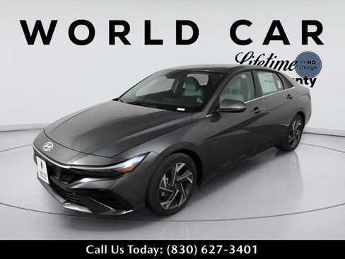 Used 2025 Hyundai Elantra Limited FWD image 7
