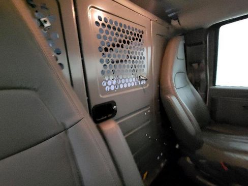 Used 2020 GMC Savana 3500 w/ Driver Convenience Package image 8