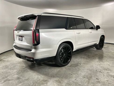 Used 2021 Cadillac Escalade ESV Sport Platinum w/ Heavy-Duty Trailer Package image 8
