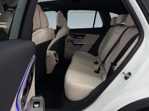 New 2026 Mercedes-Benz GLC 300 image 19