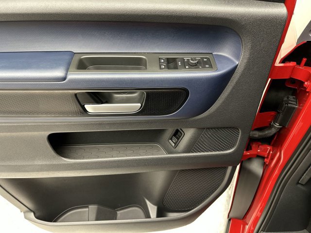 Certified 2025 Volkswagen ID. Buzz Pro S Plus AWD/4WD image 14