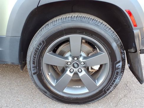 Used 2020 Land Rover Defender 110 HSE AWD/4WD image 8