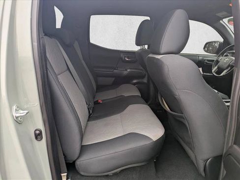 Used 2022 Toyota Tacoma TRD Sport w/ Technology Package AWD/4WD image 20