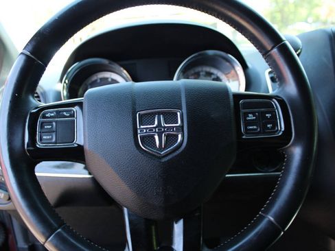 Used 2018 Dodge Grand Caravan SE FWD image 33