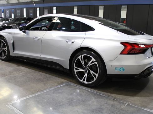 Used 2023 Audi e-tron GT Prestige AWD/4WD image 8