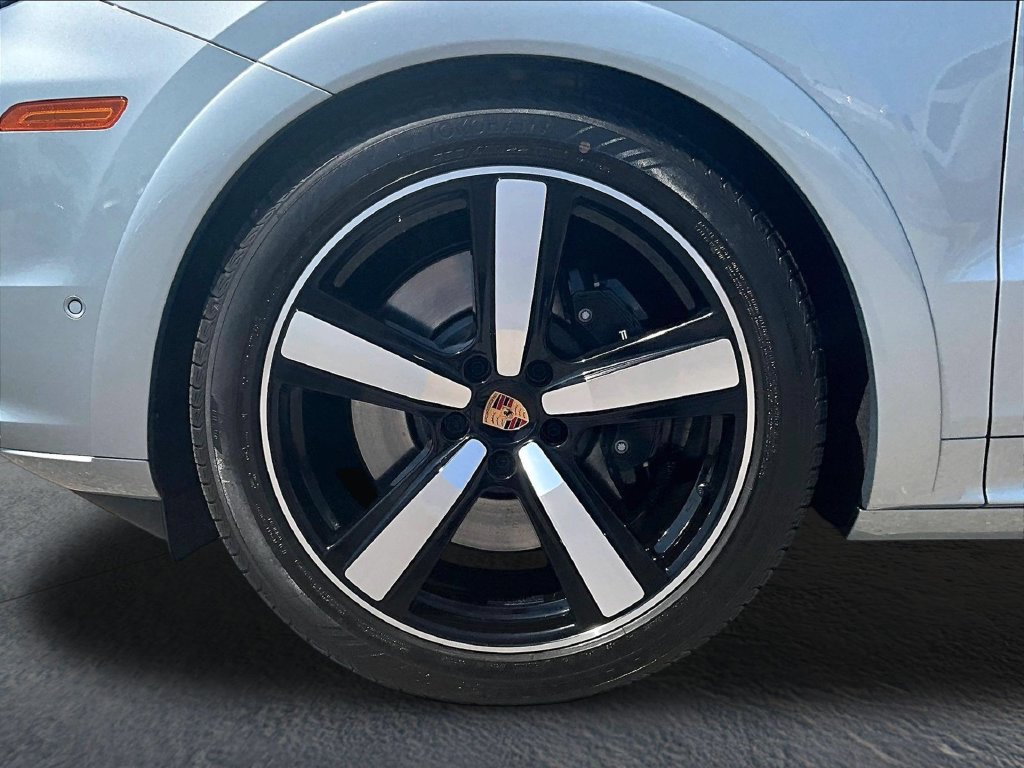 Certified 2026 Porsche Cayenne GTS AWD/4WD image 11