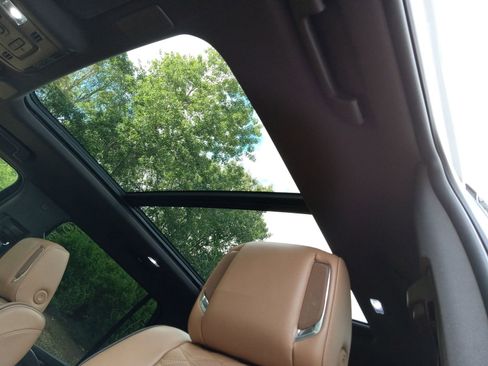 Used 2022 Cadillac Escalade Sport w/ Touring Package image 9