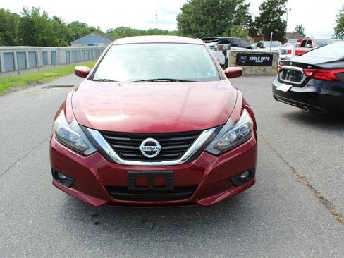 Used 2017 Nissan Altima 2.5 SR FWD image 2