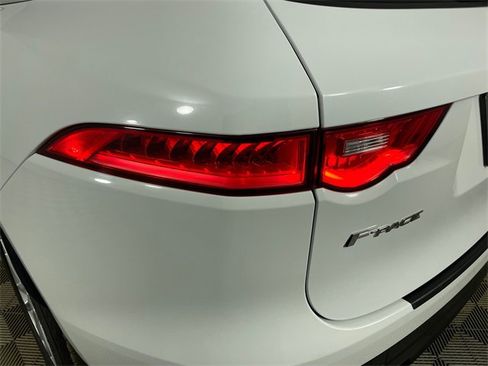 Used 2020 Jaguar F-PACE Prestige image 19