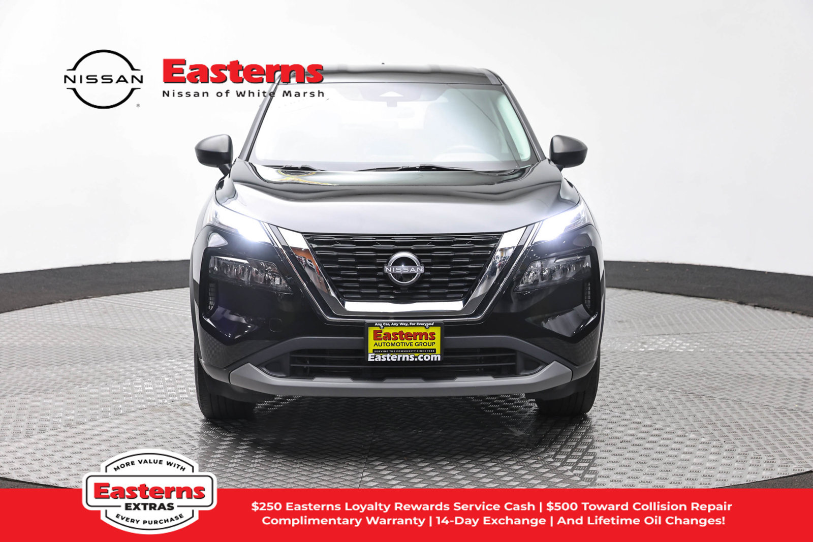 Used 2023 Nissan Rogue S AWD/4WD image 2