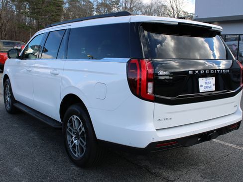 Used 2025 Ford Expedition Max Active image 8
