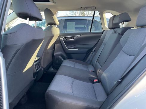 Used 2025 Toyota RAV4 XLE image 29