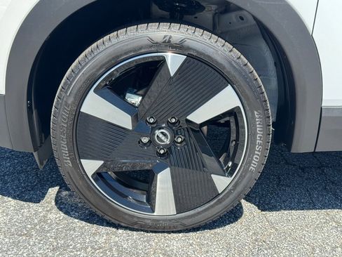 New 2025 Nissan Kicks SR image 9