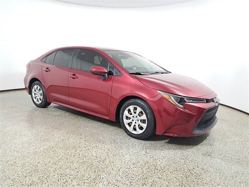 Used 2022 Toyota Corolla LE image 4