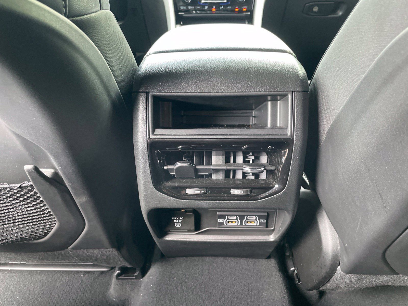 Used 2025 Jeep Grand Cherokee Altitude RWD image 29