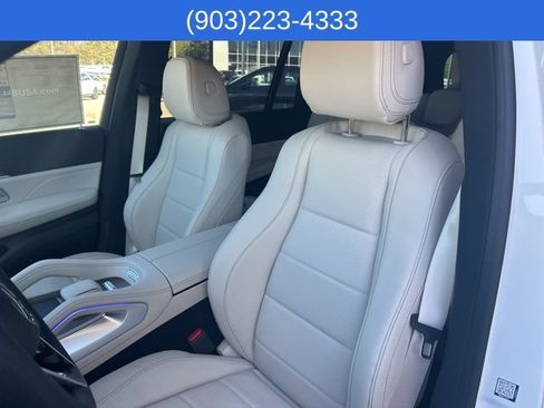 Used 2025 Mercedes-Benz GLS 450 4MATIC image 18