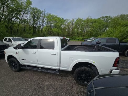 Used 2022 RAM 2500 Laramie w/ Night Edition AWD/4WD image 4