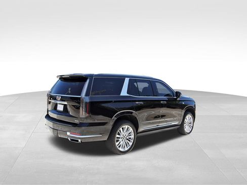 Used 2026 Cadillac Escalade Luxury AWD/4WD image 4