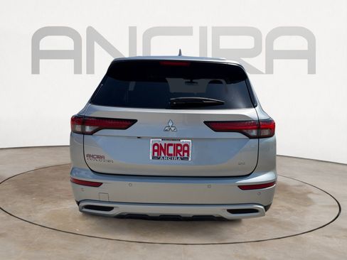 Used 2024 Mitsubishi Outlander SE FWD image 11