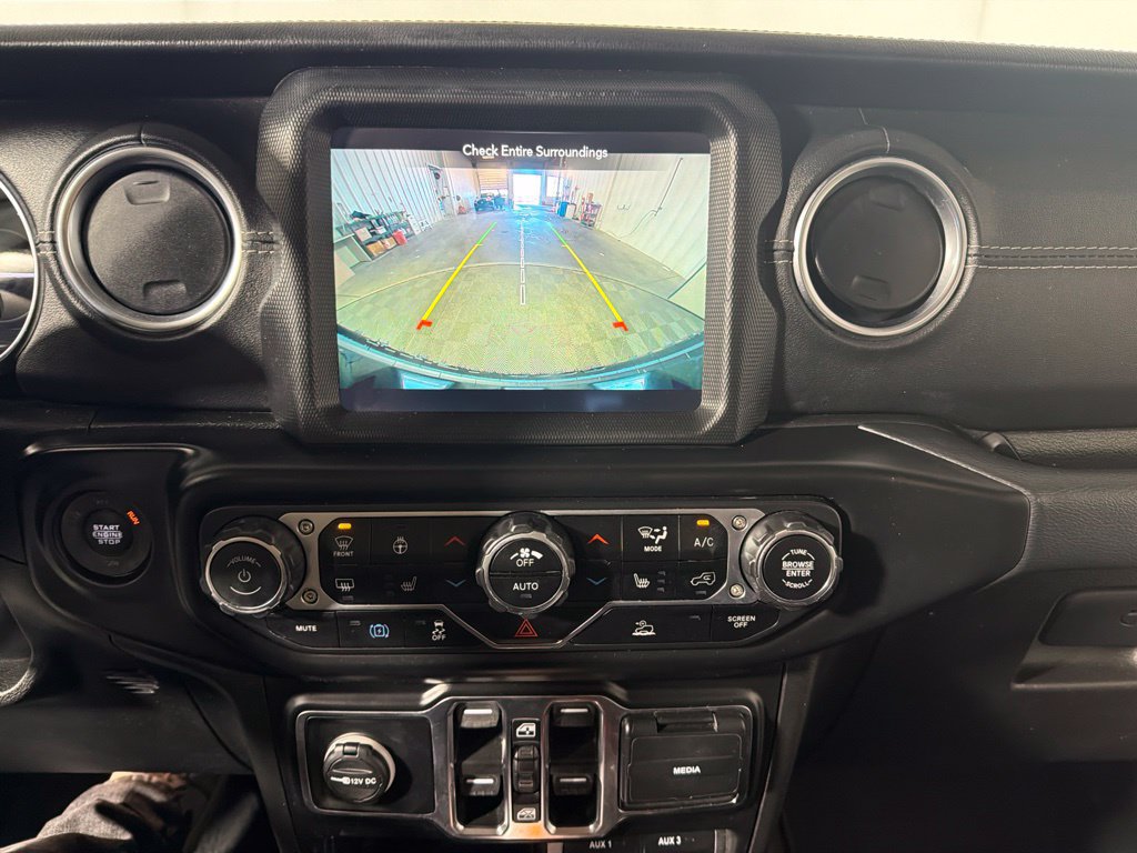 Used 2022 Jeep Wrangler Unlimited Sahara w/ Cold Weather Group AWD/4WD image 17