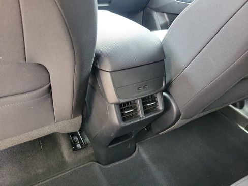 Used 2025 Chevrolet Equinox LT FWD image 10