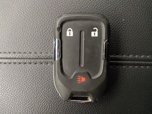 Used 2024 GMC Terrain SLE image 32