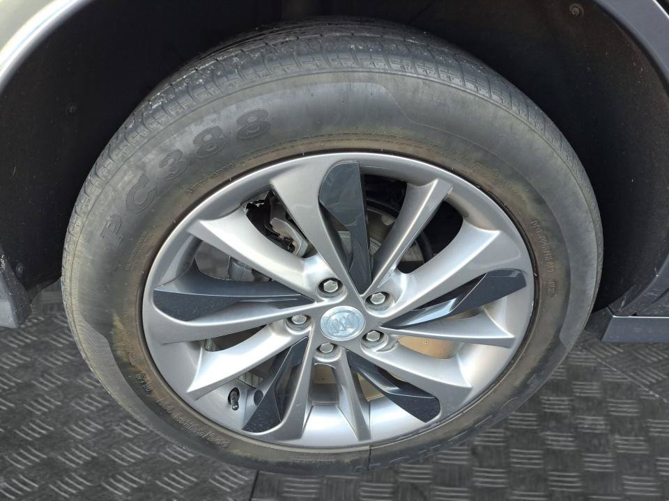 Used 2021 Buick Encore GX Preferred w/ Sport Touring Package FWD image 16