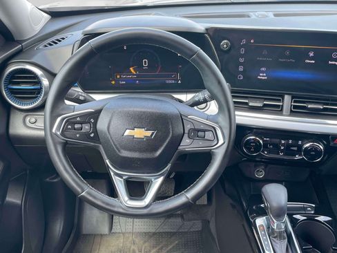 Used 2024 Chevrolet Trax LT w/ Driver Confidence Package FWD image 12