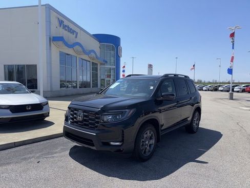 Certified 2025 Honda Passport TrailSport image 1