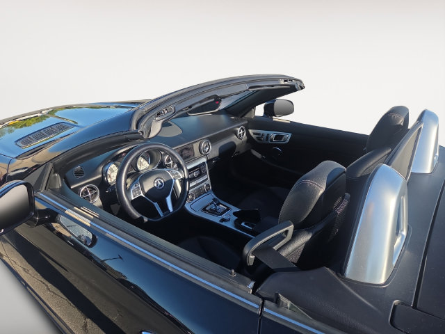 Used 2016 Mercedes-Benz SLK 300 image 30