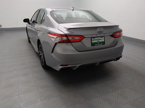 Used 2020 Toyota Camry SE FWD image 6