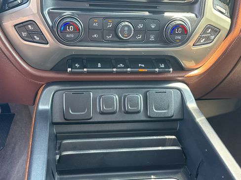 Used 2015 Chevrolet Silverado 2500 High Country w/ High Country Premium Package AWD/4WD image 14