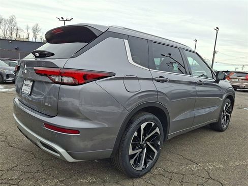 Used 2022 Mitsubishi Outlander SEL image 6