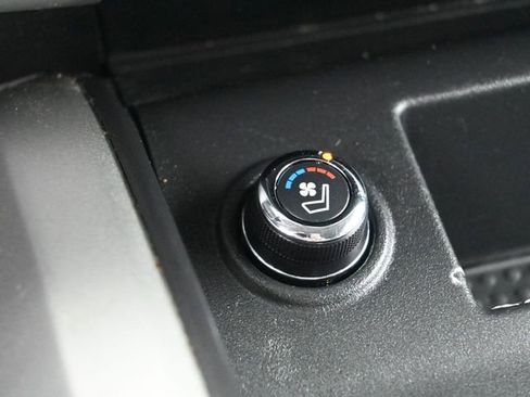 Used 2018 Nissan Titan PRO-4X w/ Pro-4x Convenience Package image 25