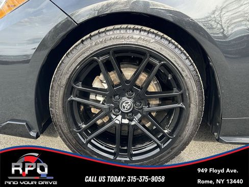 Used 2022 Toyota Corolla SE w/ Carpet Mat Package (TMS) image 10