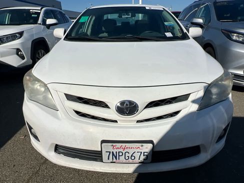 Used 2012 Toyota Corolla LE w/ Premium Pkg FWD image 2