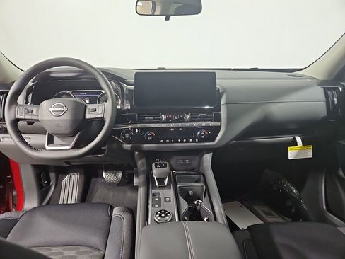 New 2026 Nissan Pathfinder SV image 18