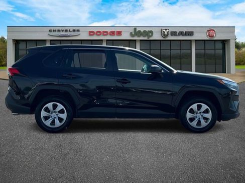 Used 2024 Toyota RAV4 LE AWD/4WD image 3