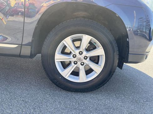 Used 2012 Toyota Highlander 4WD w/ Tech Pkg image 11