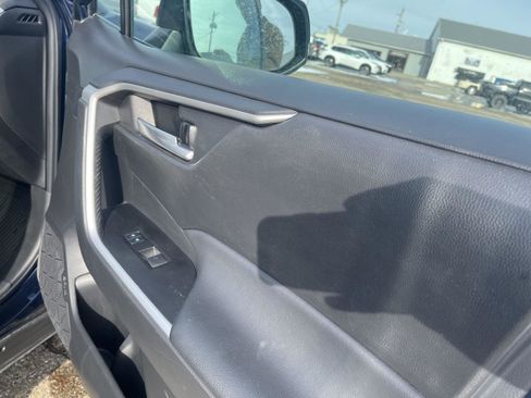 Used 2023 Toyota RAV4 XLE Premium image 29