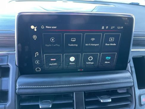 Used 2022 GMC Yukon XL SLT w/ SLT Premium Package image 10