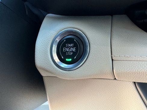 Used 2022 Buick Envision Avenir w/ Technology Package II image 29