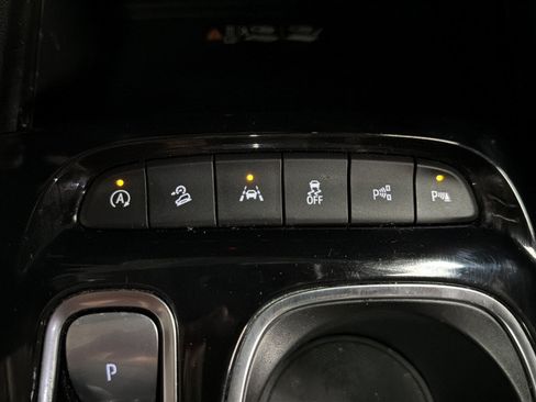 Used 2023 Buick Envision Avenir AWD/4WD image 32